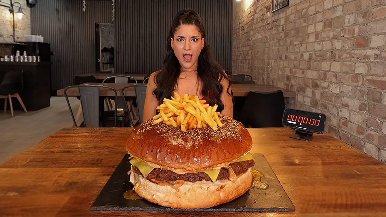 THAT UNDEFEATED BURGER CHALLENGE IN LONDON | @LeahShutkever